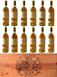 Château d'Yquem 1976 Original wooden case of 12 bottles (12x75cl) Château d'Yquem 1976 Original wooden case of 12 bottles (12x75cl)